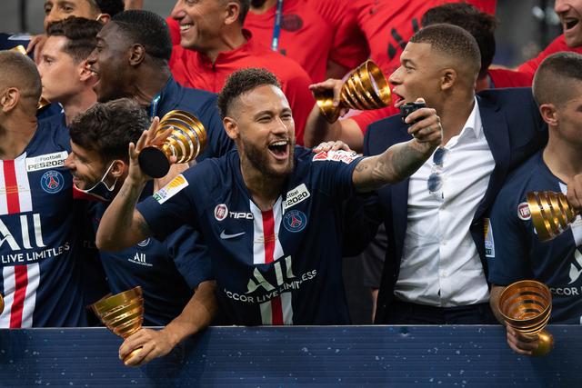 英超-B费点射三笘薰传射  曼联主场1-3布莱顿